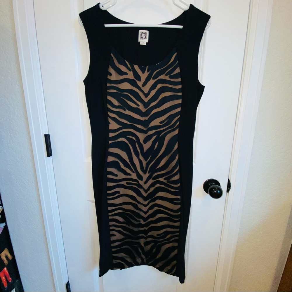 Anne Klein Black and Tan Sleeveless Sheath Dress